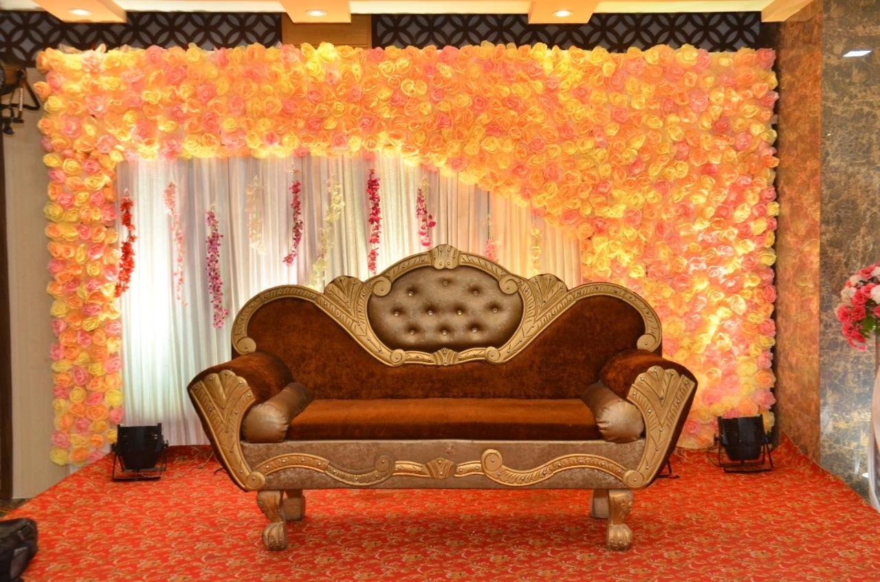 Hotel Nirmal Palace Kanpur Luaran gambar